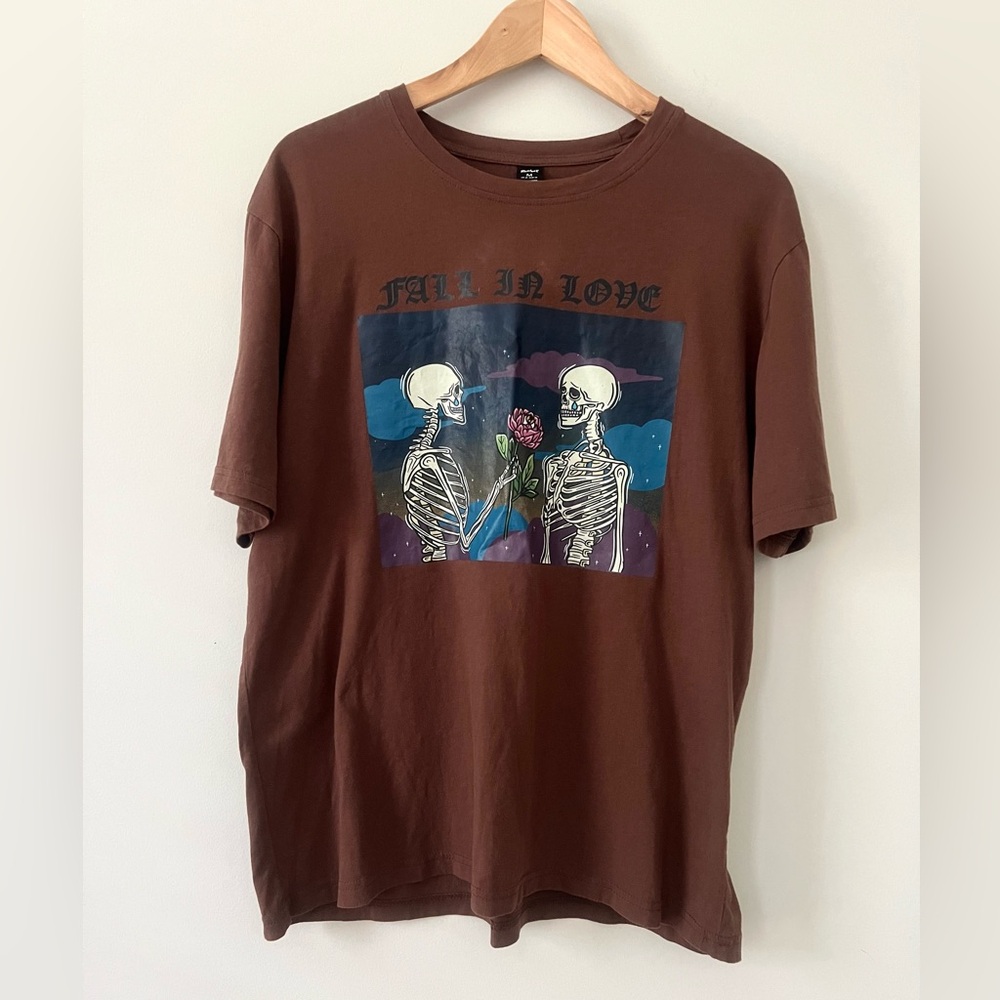 ROMWE Men’s tee size M Brown